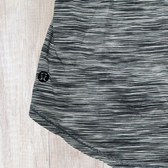 Lululemon Yogi Everyday Tank EST SIZE 8 NO SIZE TAG Black White Athletic‎ Sporty - Picture 5 of 7